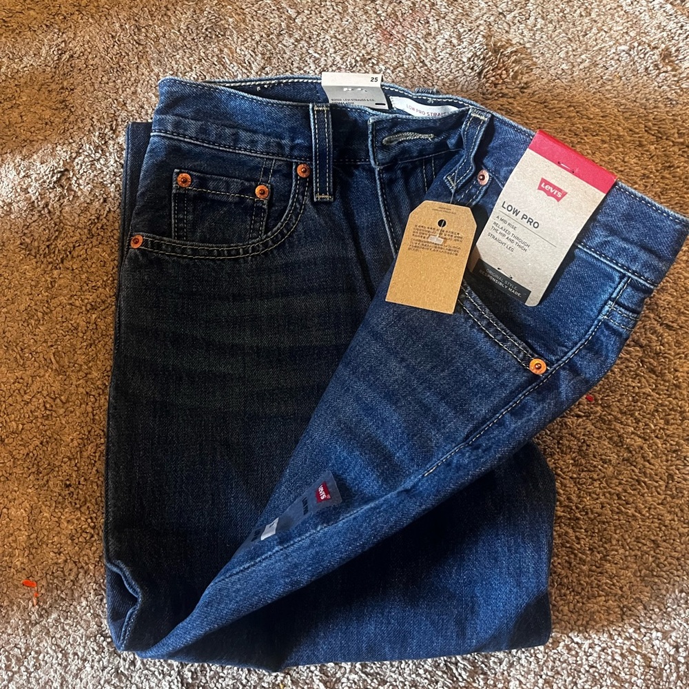 Levi’s low pros